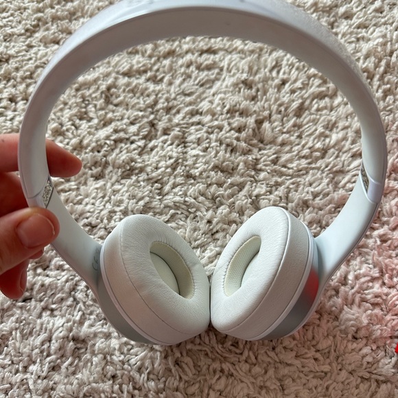 WHITE BEATS SOLO 2 - Picture 5 of 8